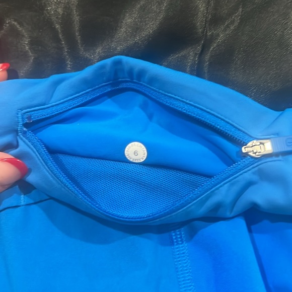 Lululemon speed up low rise 2.5 size 6 shorts - Picture 3 of 6